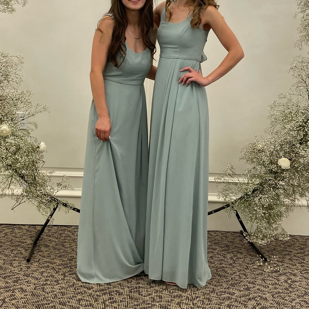 Chiffon tank scoop neck bridesmaid dress David’s bridal xs - Picture 3 of 4